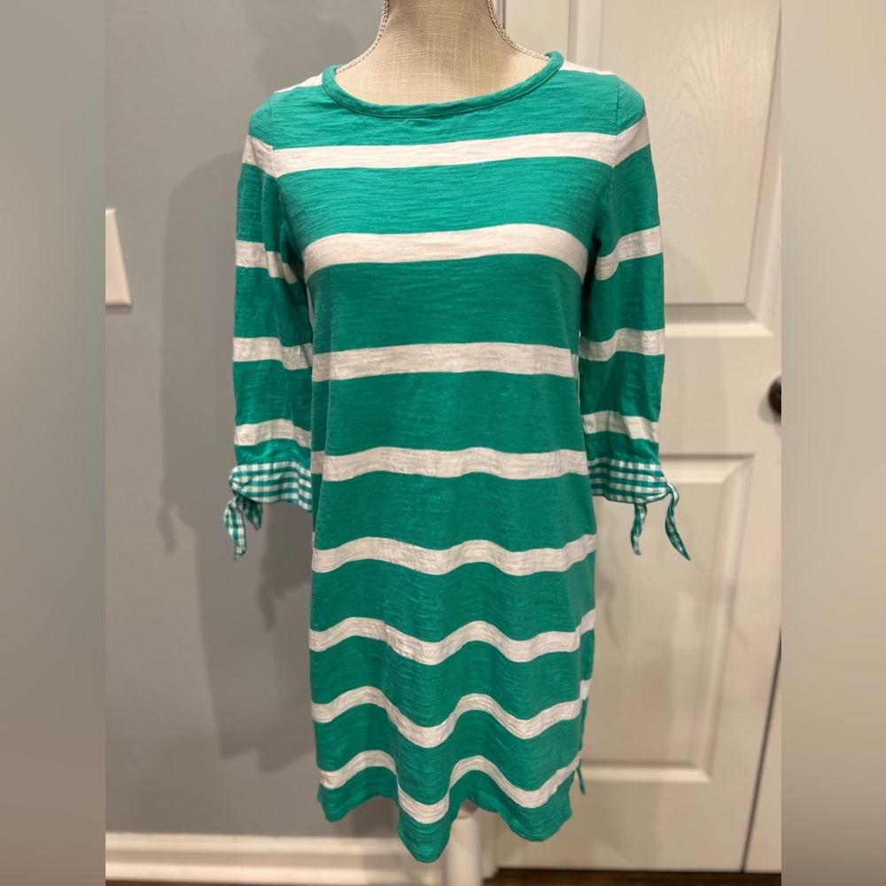 👗 Crown & Ivy Green & White Striped Dress
